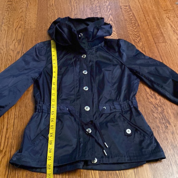 NWOT WHBM Navy Blue Button Up Button Cuff Button Hood Lightweight Rain Jacket - Picture 11 of 15